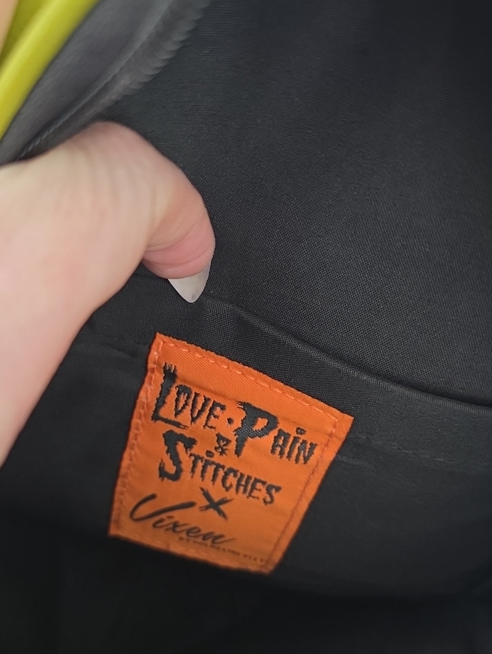 Vixen X Love Pain And Stitches Creature Bag - Picture 2 of 2